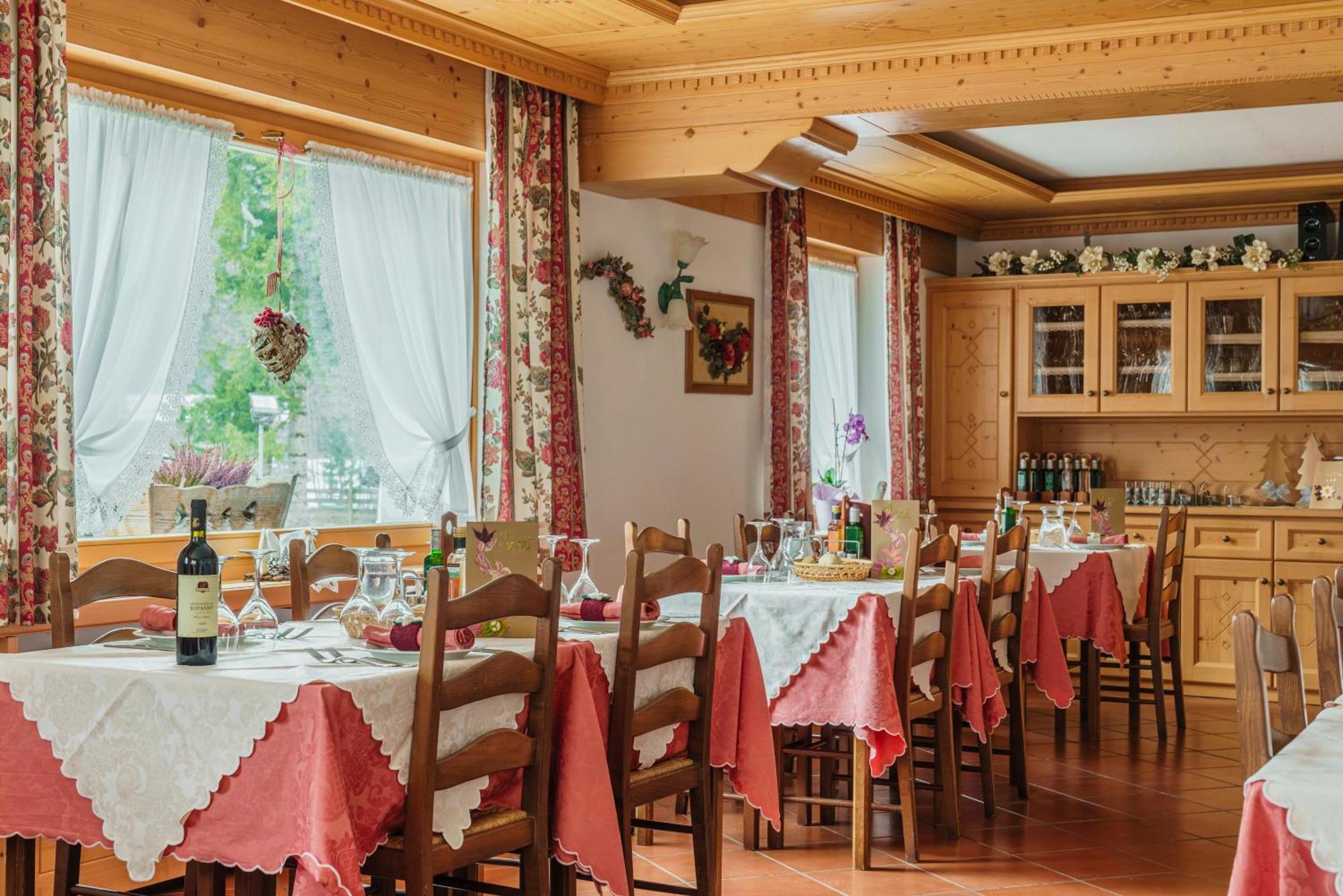 Hotel Edelweiss Val di Zoldo Eksteriør billede